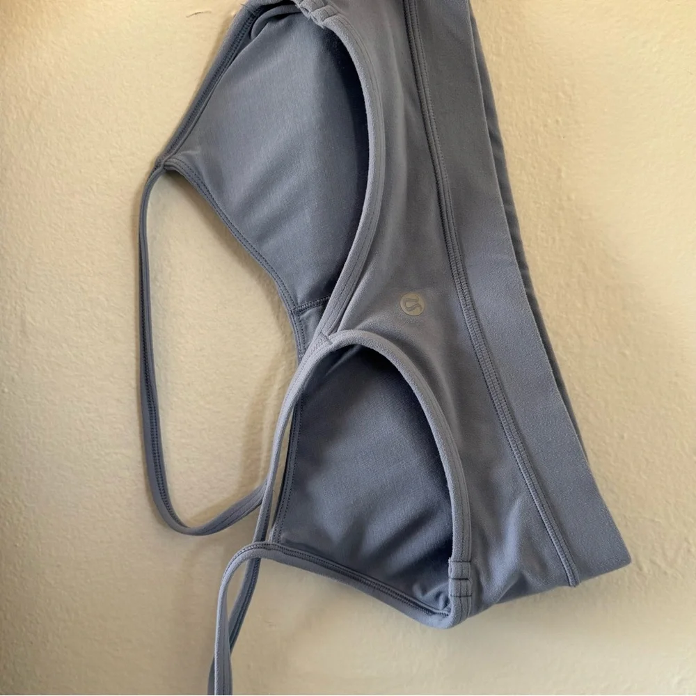 Lululemon Flow Light Blue Gray Flow Y Nulu Sports Bra Size 8 Women W2ASYS
